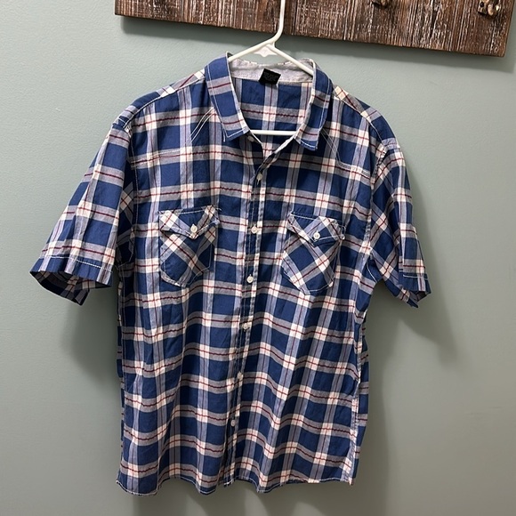 Vese Men’s XL button down shirt- short sleeve- red, blue, white - Picture 1 of 11